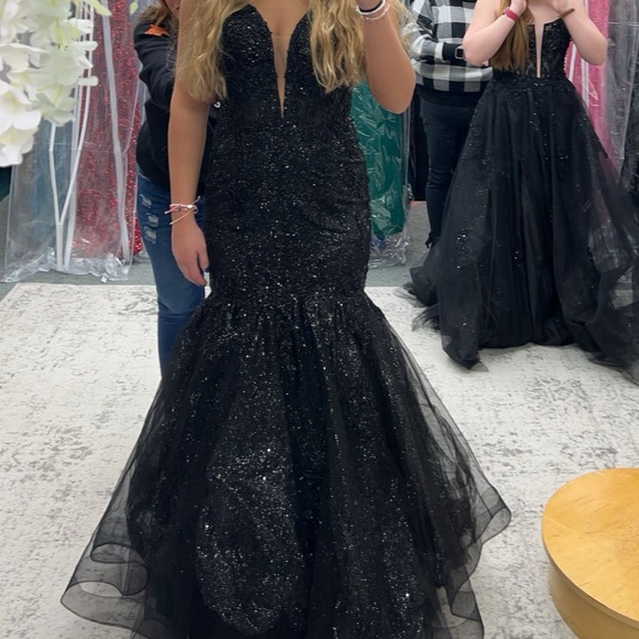 Black Mermaid Style Prom Dress - Picture 2 of 7